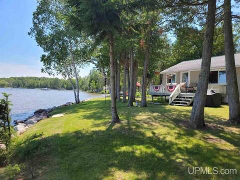 Yoopers Paradise on Indian Lake