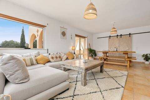 Successful Airbnb property: 3 bedroom Coastal Sanctuary Villa in Vila Do Bispo