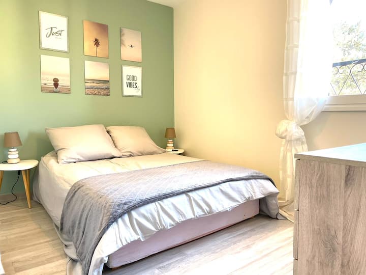 غرفة نوم 2 بسرير 140