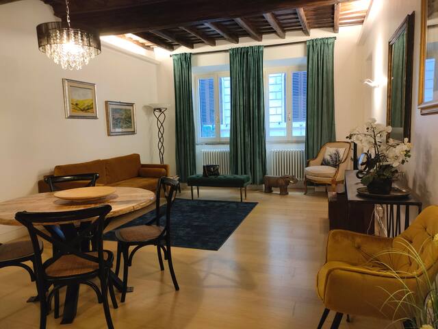 Trevi Charming Apartment gallery image 2