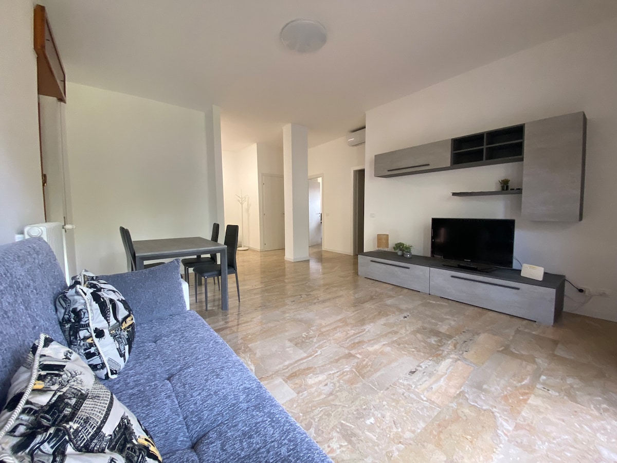 Top Airbnb: "The window on the Park" apartment in Bergamo