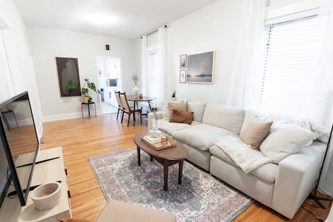 Top Airbnb: Character 3 Bedroom, 1 Bath Home in Victoria Park in Lethbridge