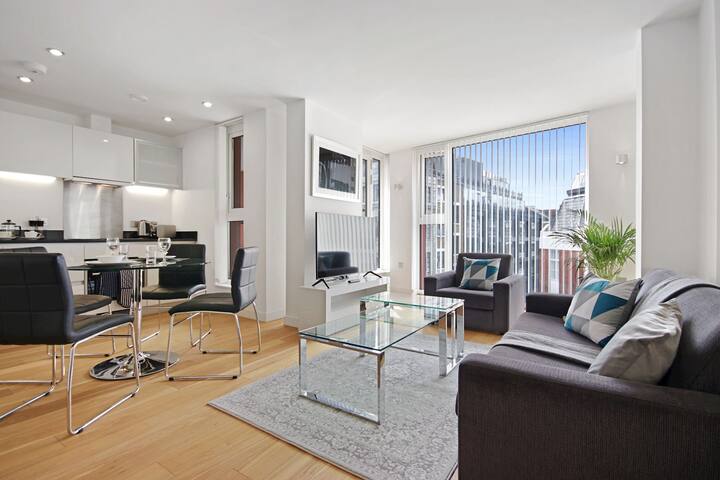 Deluxe 2 bedroom 2 bath, EC1V