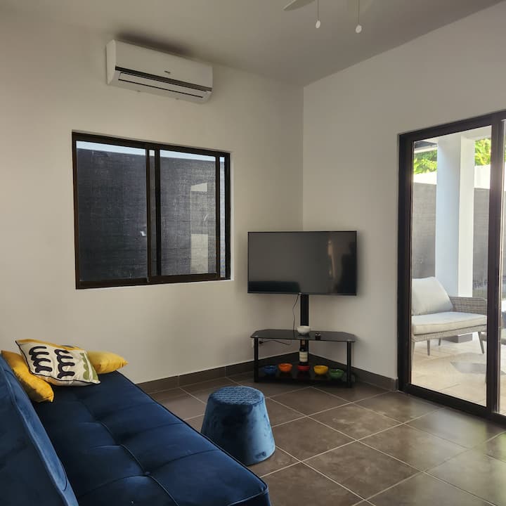 Sala de televisión Es la habitación menos utilizada porque no llueve a menudo aquí.