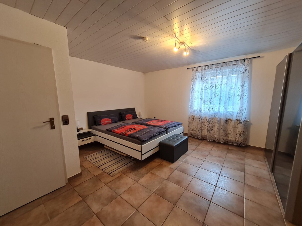 Dhomë gjumi në bodrum me En Suite Bad