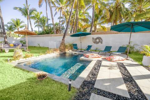 Villa Nauraa - 13 pers - pool - near beach.