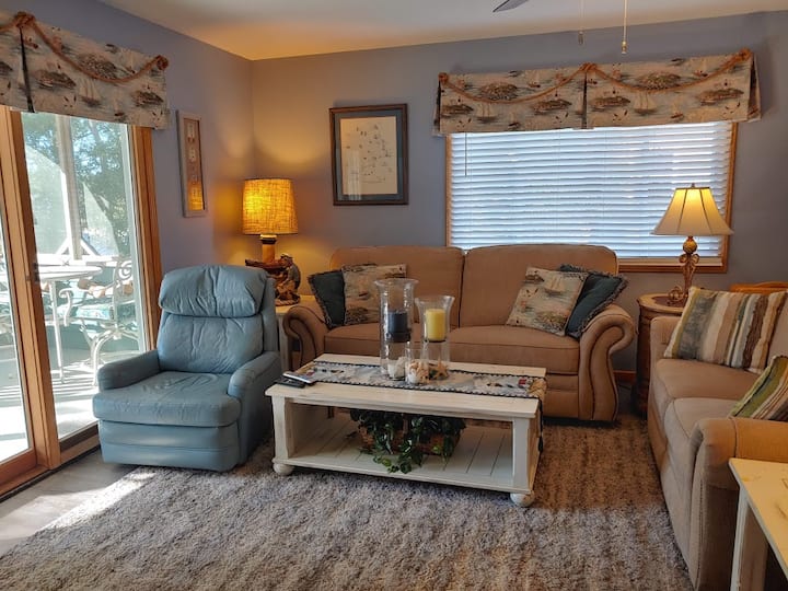 סלון עם כורסה, ספה, מושב אהבה