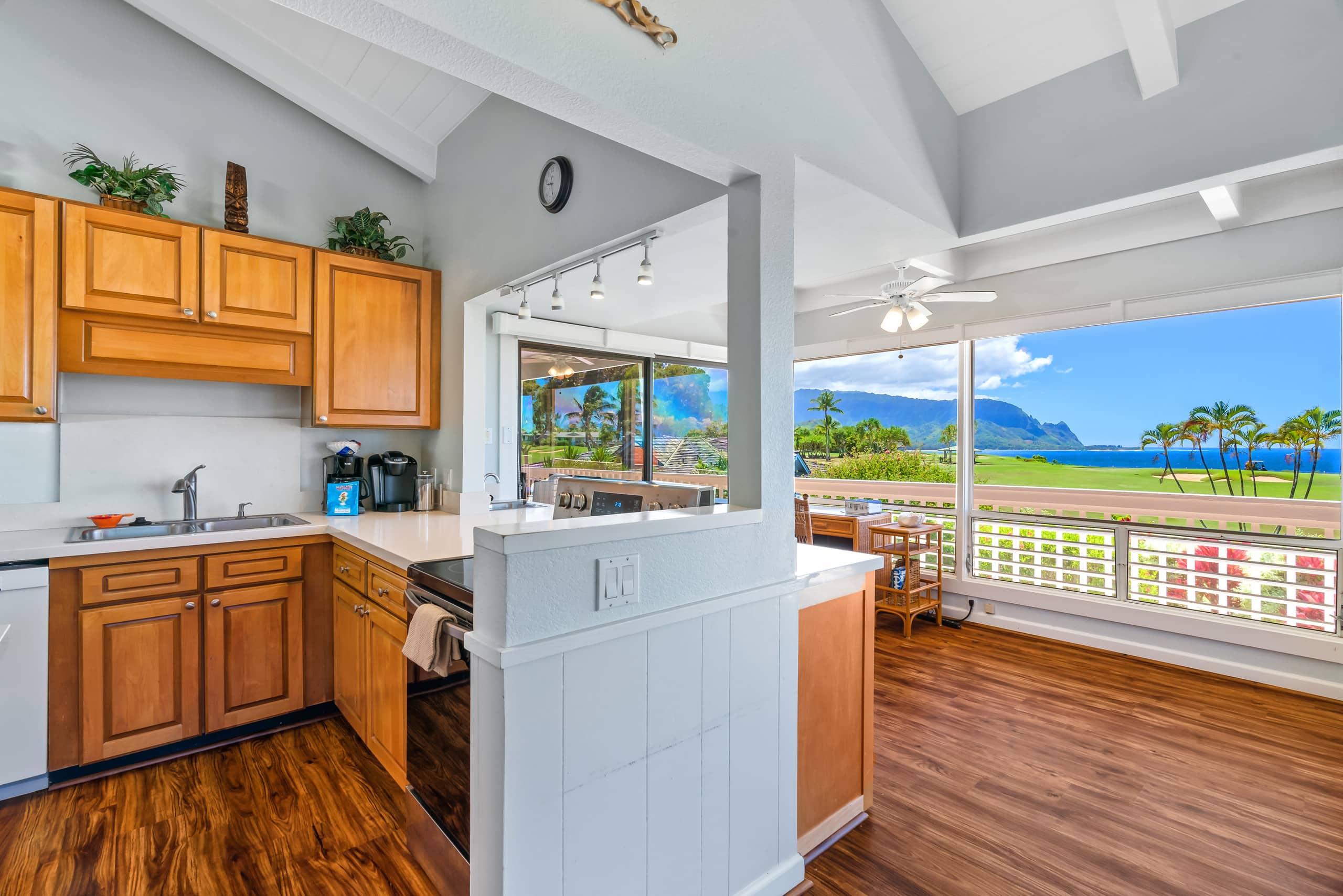 Home in Princeville · ★4.91 · 3 bedrooms · 3 beds · 3.5 baths - Image 11