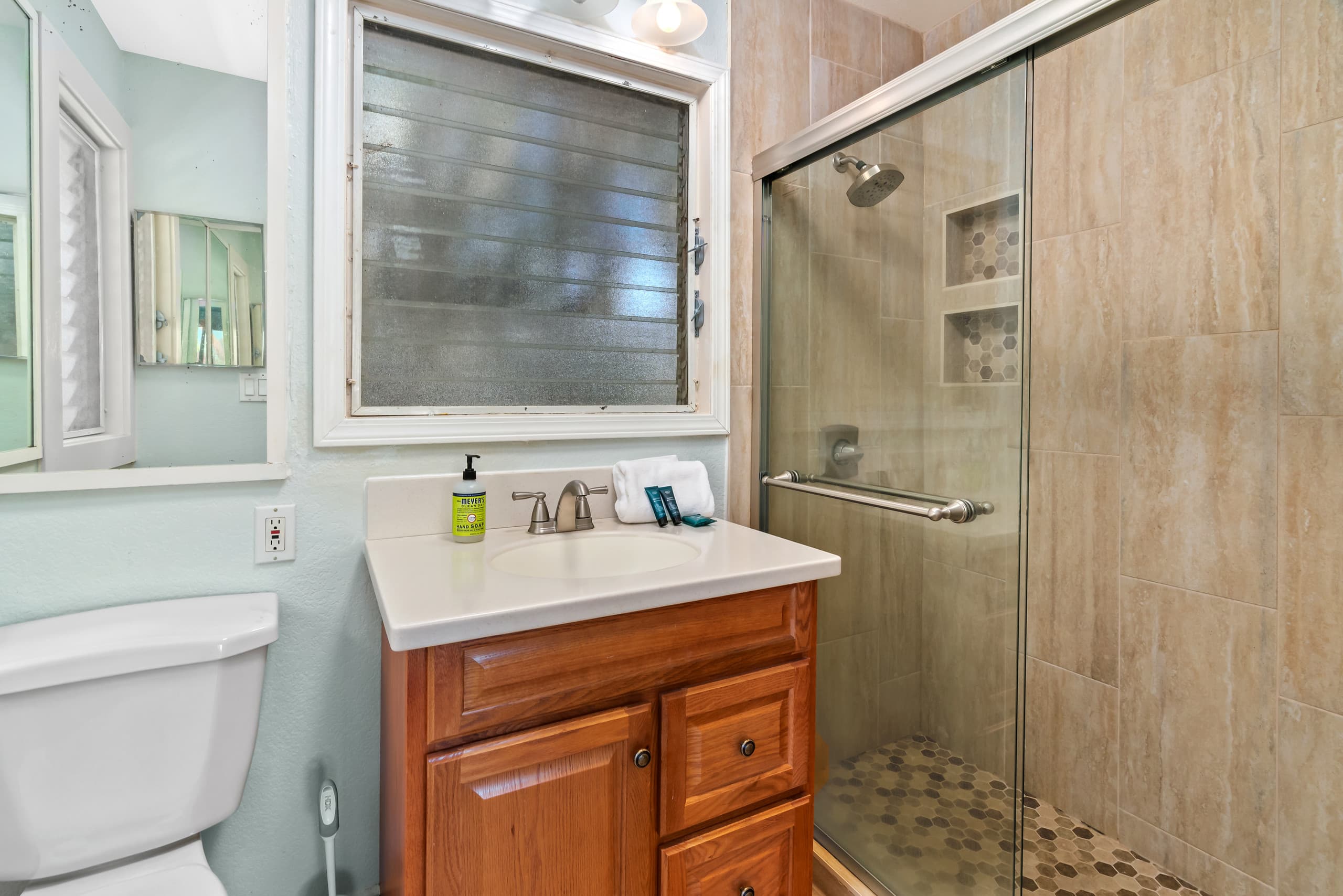 Home in Princeville · ★4.91 · 3 bedrooms · 3 beds · 3.5 baths - Image 36