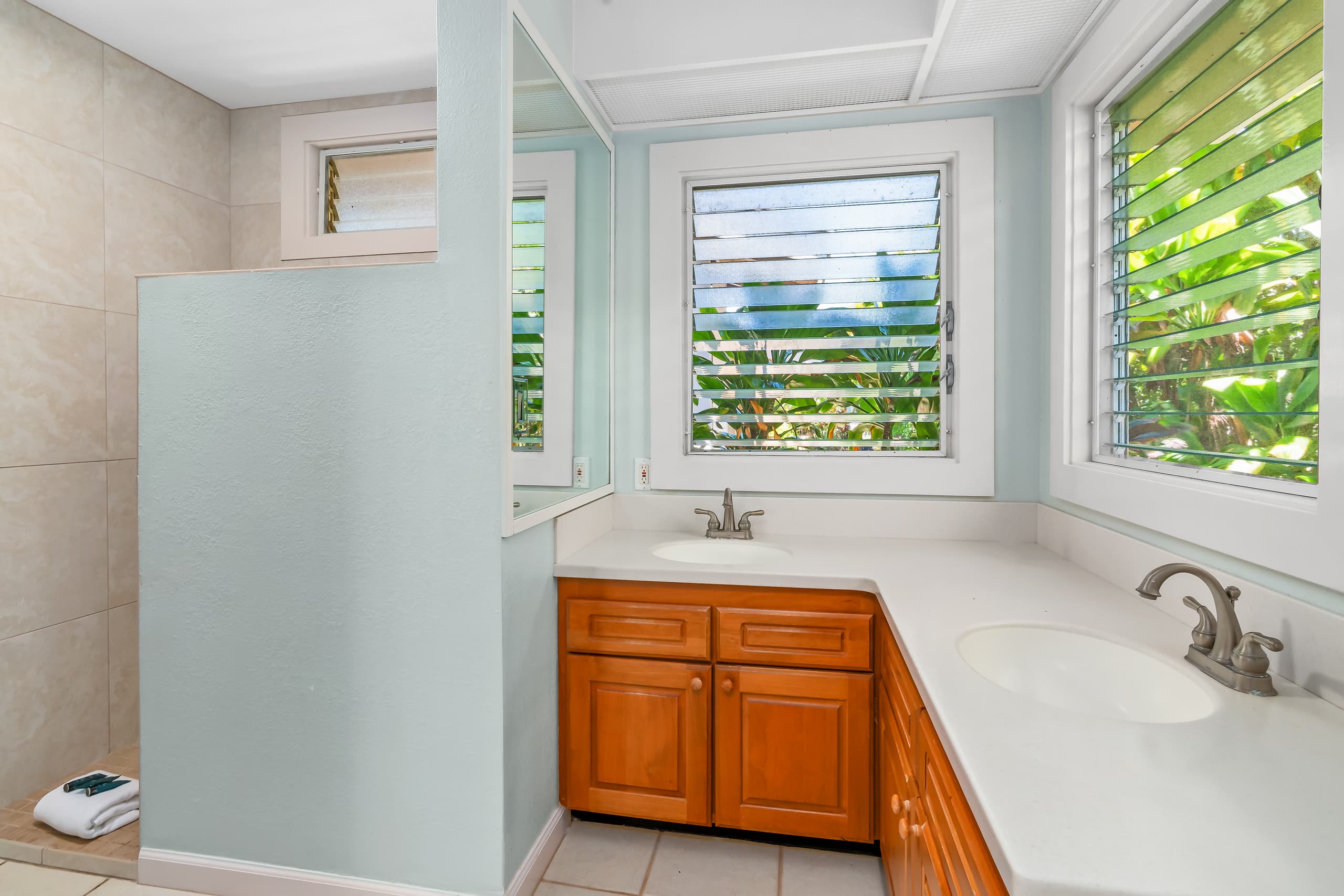 Home in Princeville · ★4.91 · 3 bedrooms · 3 beds · 3.5 baths - Image 39