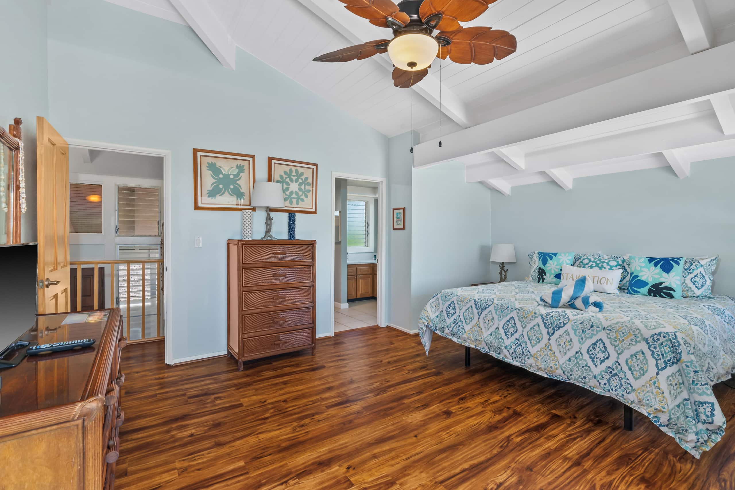 Home in Princeville · ★4.91 · 3 bedrooms · 3 beds · 3.5 baths - Image 20