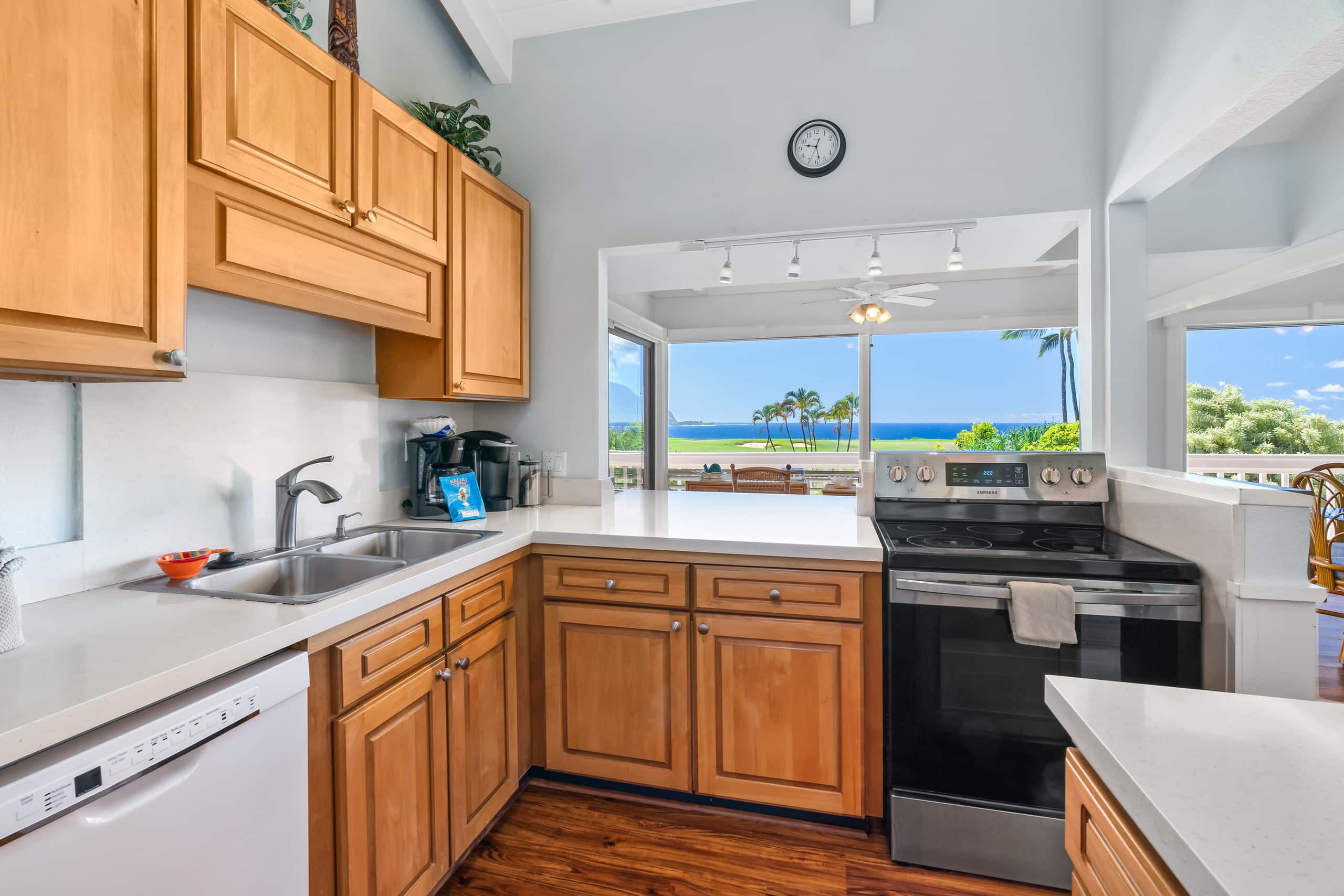 Home in Princeville · ★4.91 · 3 bedrooms · 3 beds · 3.5 baths - Image 13