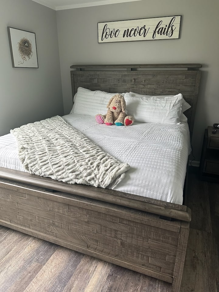 King size bed with plush linens! 