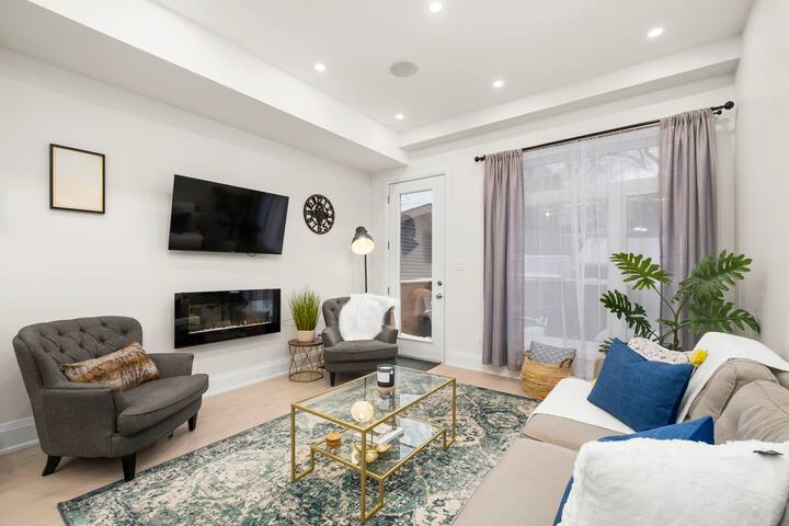 Long Term Rental – Spacious Home w/ Free Parking! gallery image 5