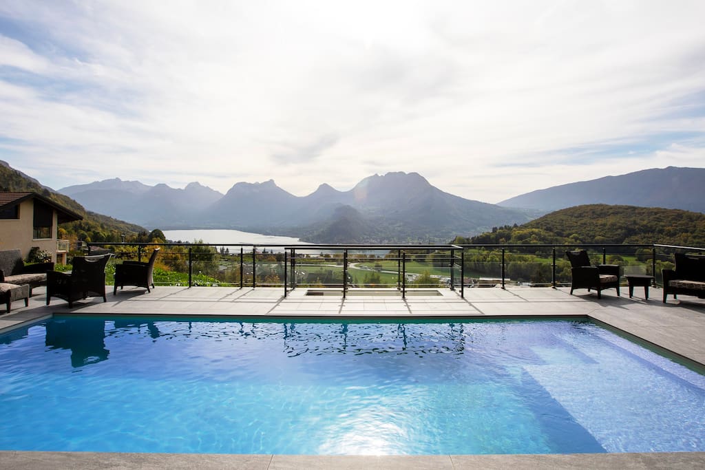 Beautiful villa with pool, views, enclosed garden