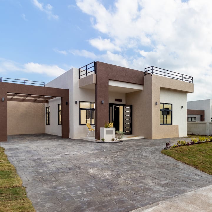 Great Escape Villa Pyramid Point Houses for Rent in Ocho Rios, St