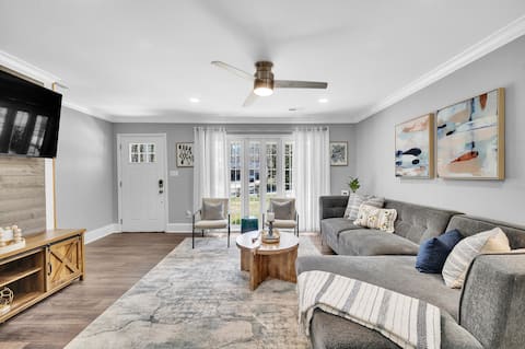 Southern Charm | King 4BR by Veronet & Crowders