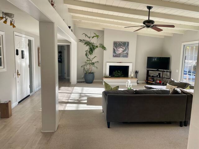 Resort style single level home gallery image 3