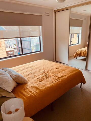 Low-key Lonny Lifestyle gallery image 4