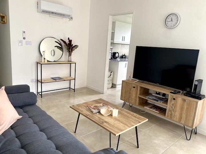 Двухкомнатная квартира с балконом в Vicente López