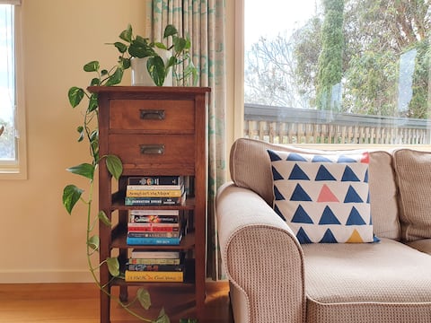 Successful Airbnb property: Beach Cottage Torquay - bright, cosy, by the beach in Surf Coast Shire