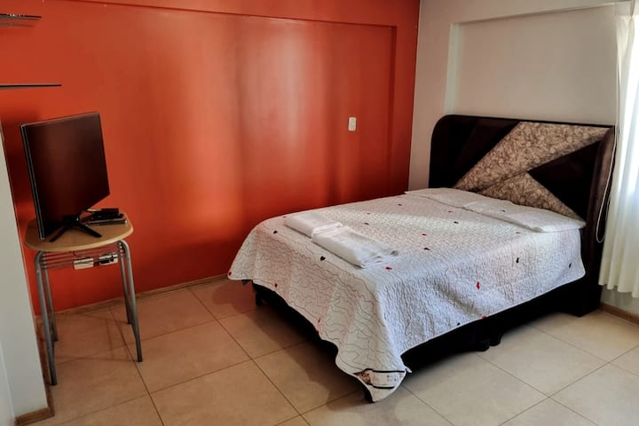 Chumba cha kulala chenye nafasi kubwa na starehe na SSH ya kujitegemea