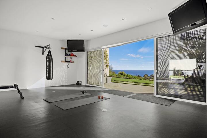 Malibu Paradise with Ultimate Amenities gallery image 3