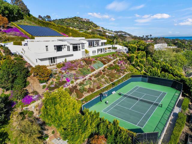 Malibu Paradise with Ultimate Amenities gallery image 2