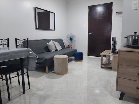 2-BR Condo in Cebu w/ Parking, Wi-fi, Netflix, YT>