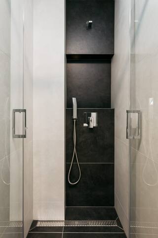 Apartment naproti hotelu Marriott gallery image 5