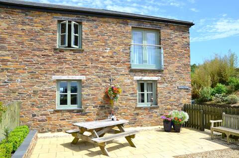 Hawthorn Cottage Luxury stone Built Cottage