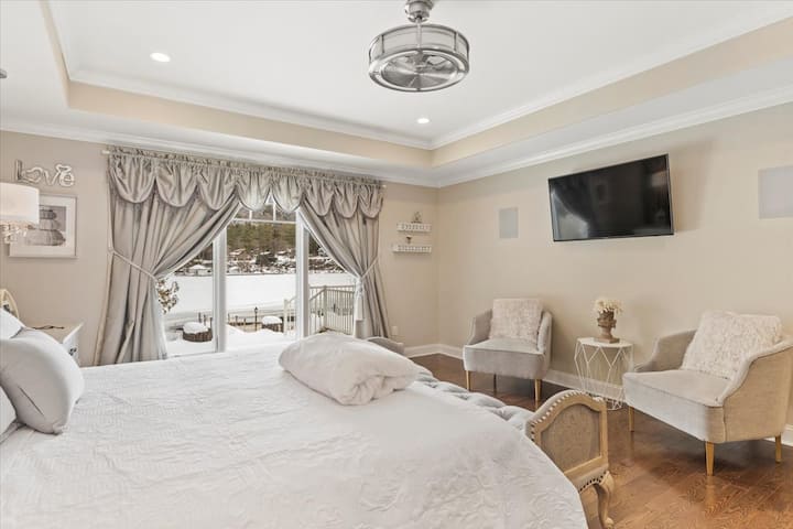 غرفة النوم الرئيسية، الطابق الرئيسي