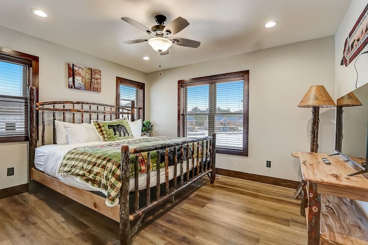 Dormitorio principal con cama tamaño king