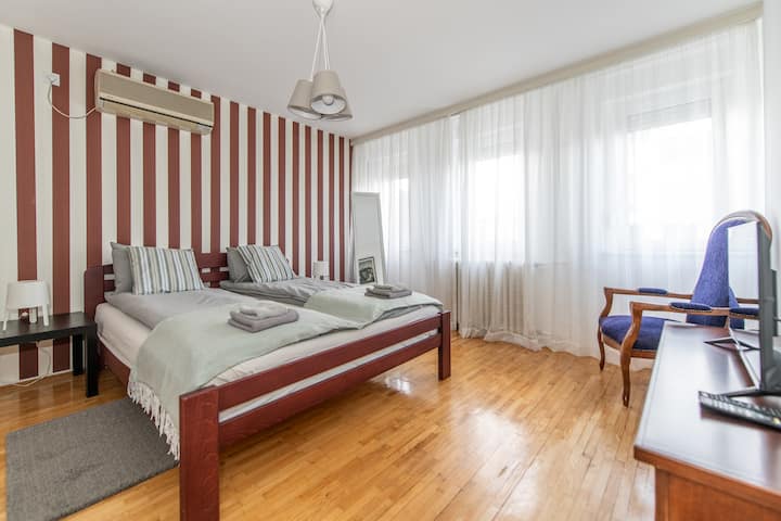 غرفة النوم 1