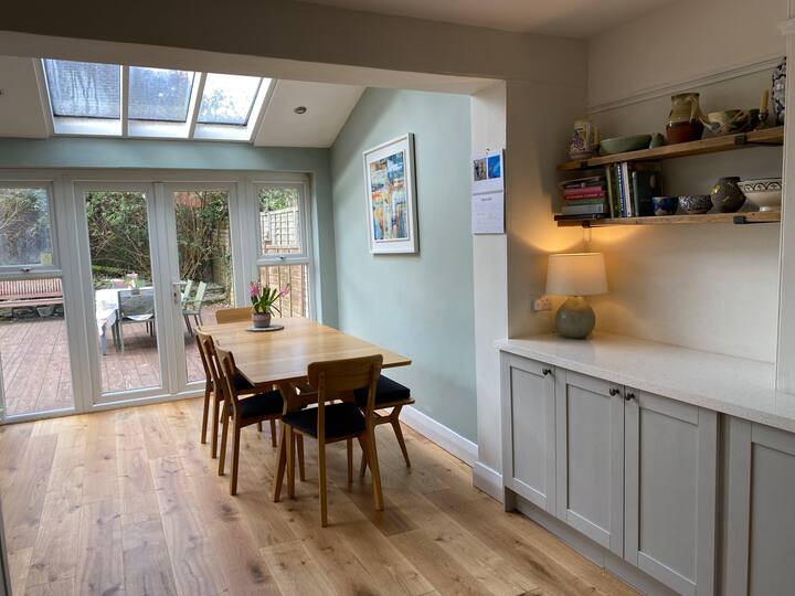 Spacious family home in central Totnes, Devon Houses for Rent in