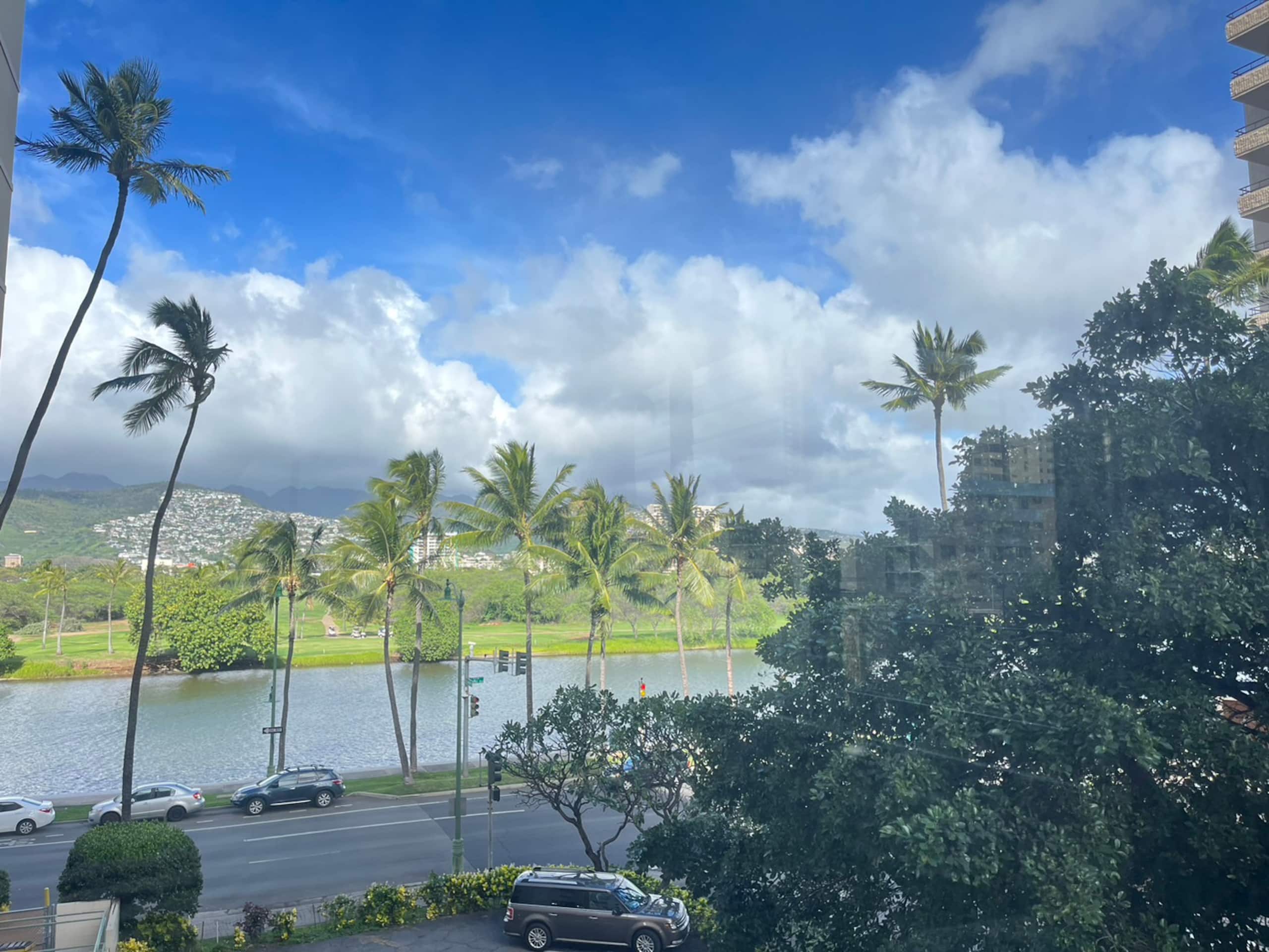 Condo in Honolulu · ★4.73 · Studio · 1 bed · 1 shared bath - Image 5