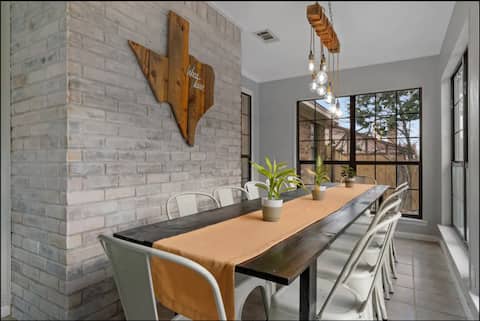 Texas Sunshine Oasis | 10 min to WACO | Spa Pets