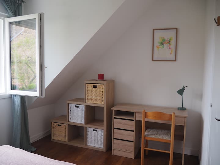 soba s oprugama: uredski kutak