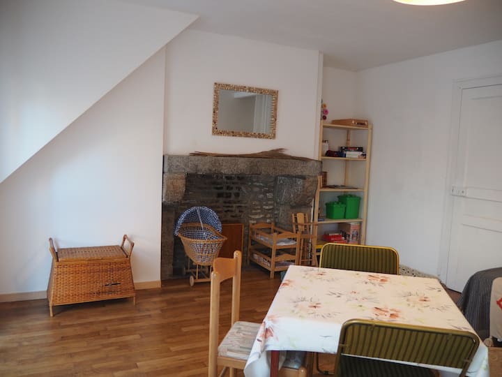 soba za igre: igre /prostor za čitanje.