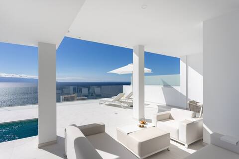 Crystal Luxury Apartment with Stunning Views