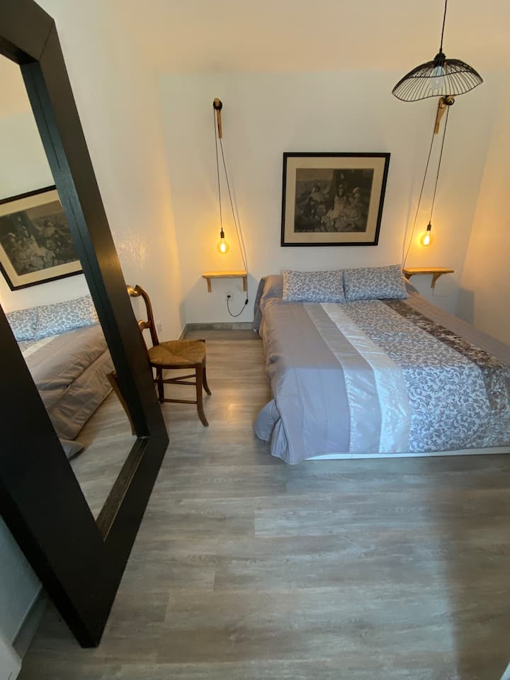 Chumba cha kulala cha Master kwenye ghorofa ya 1