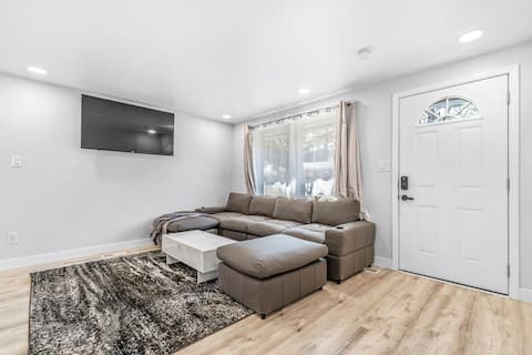 Cozy King bed home, mins from ATL Airport