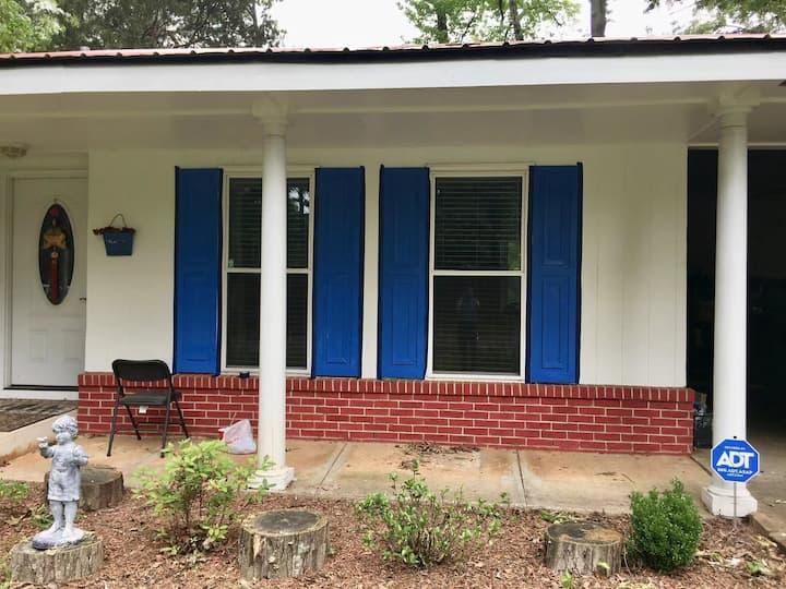 Beautiful painter’s cottage Houses for Rent in Huntsville, Alabama