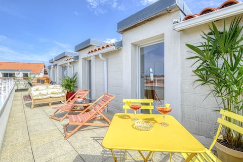 Annonce Airbnb populaire: Apartment with terraces, panoramic views 5 min to train station à Pornic