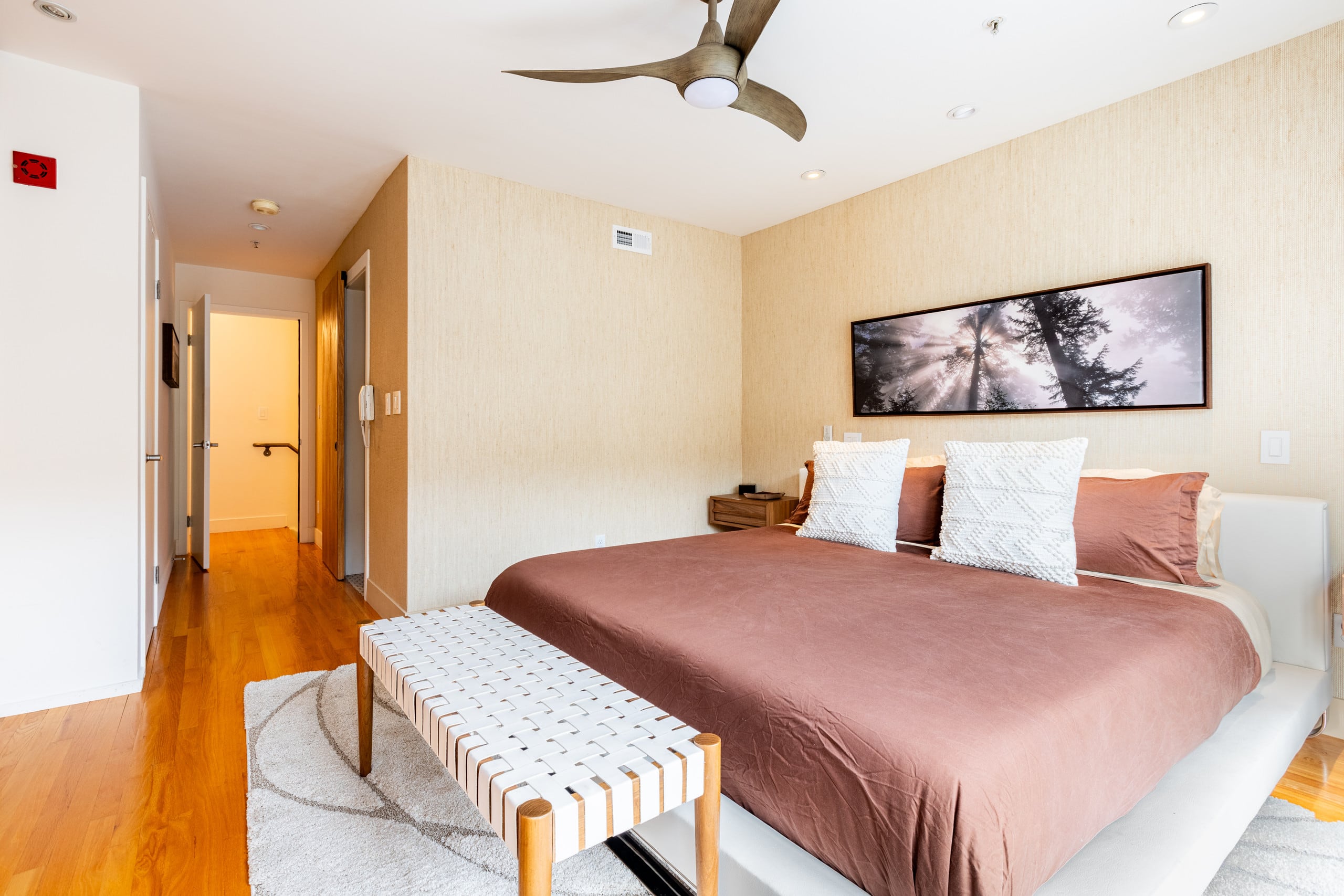 Condo in San Francisco · ★5.0 · 2 bedrooms · 2 beds · 1.5 baths - Image 7