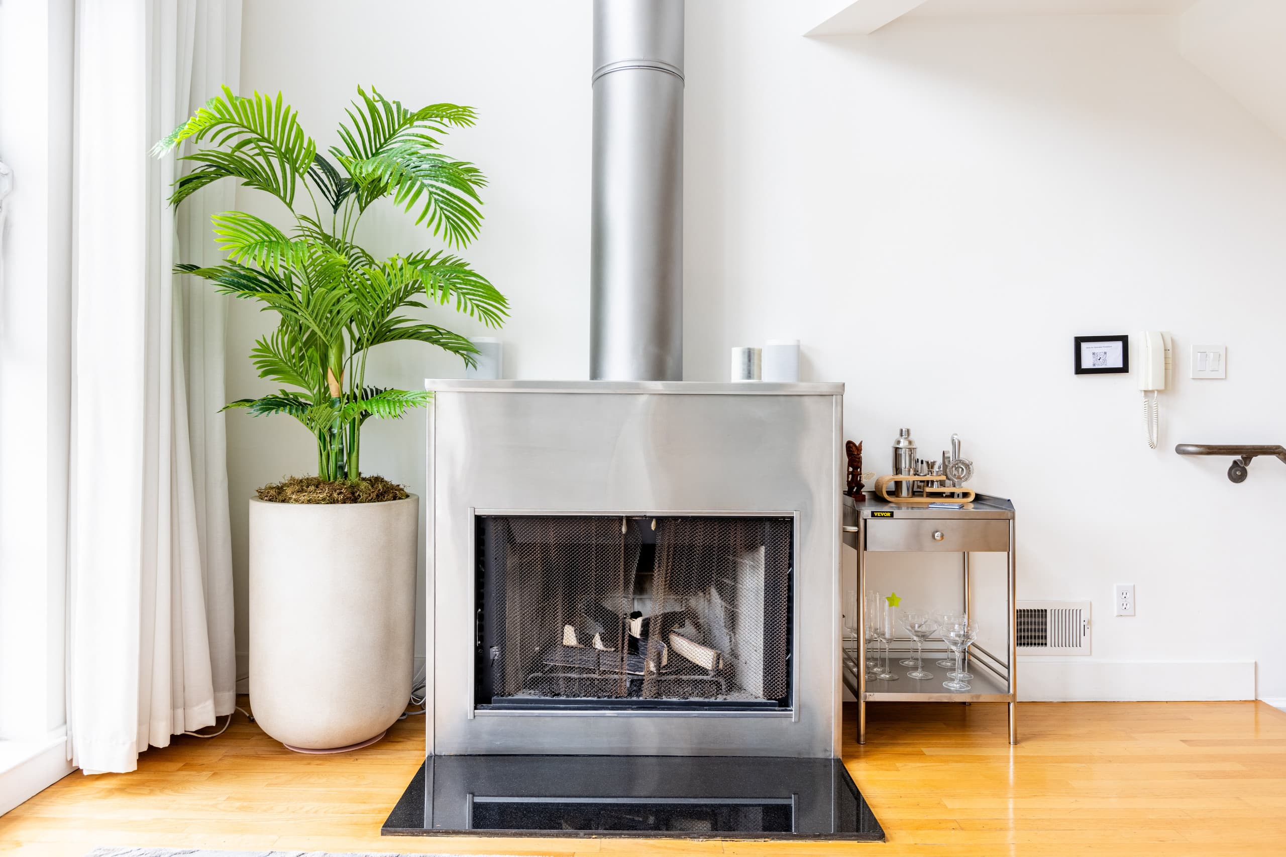 Condo in San Francisco · ★5.0 · 2 bedrooms · 2 beds · 1.5 baths - Image 16
