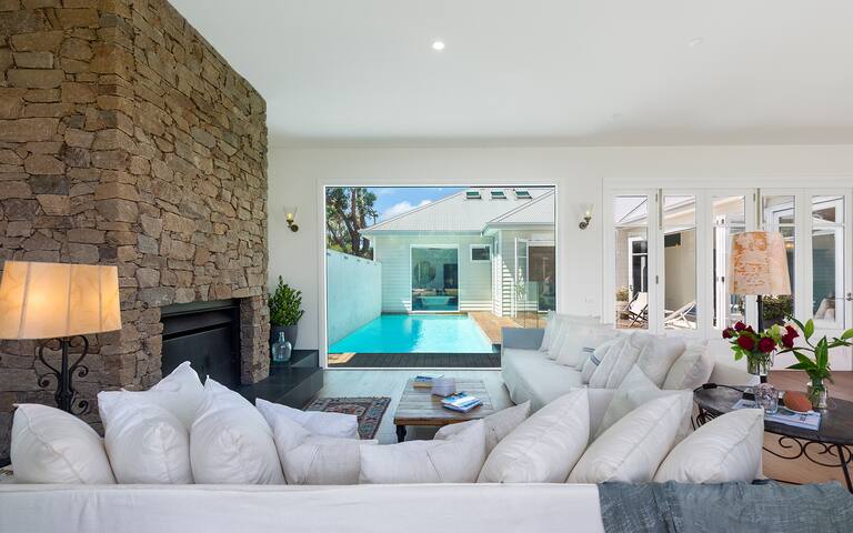 Point Leo Luxury Beach House – Point Leo gallery image 2