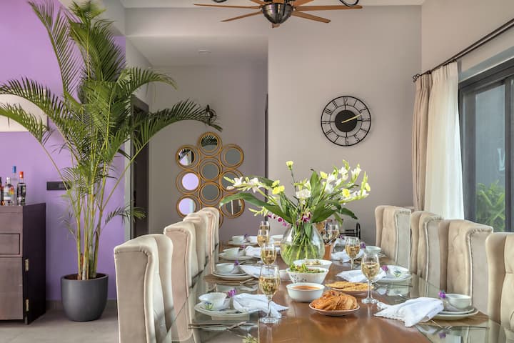 Dining area image 2