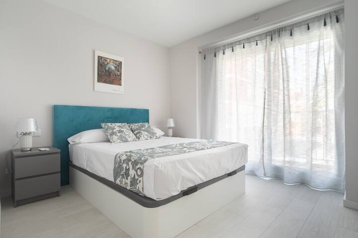 Modern beachside apartment gallery image 2
