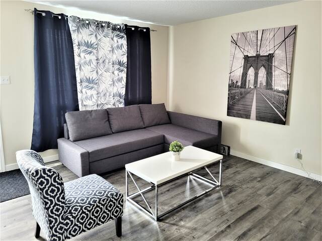 Cozy 4 bedroom townhouse – peaceful feel of home gallery image 2